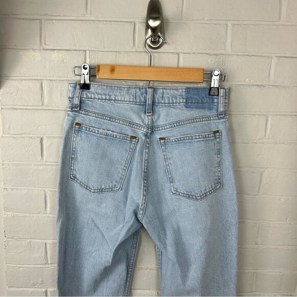 Abercrombie & Fitch The Skinny High Rise Light Wash Distressed Jeans Size 25 - Picture 9 of 10
